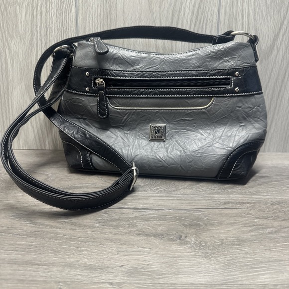 Stone & Co. Leather Black Shoulder Bag Purse Top Zip Front And Back Pockets - Picture 2 of 7